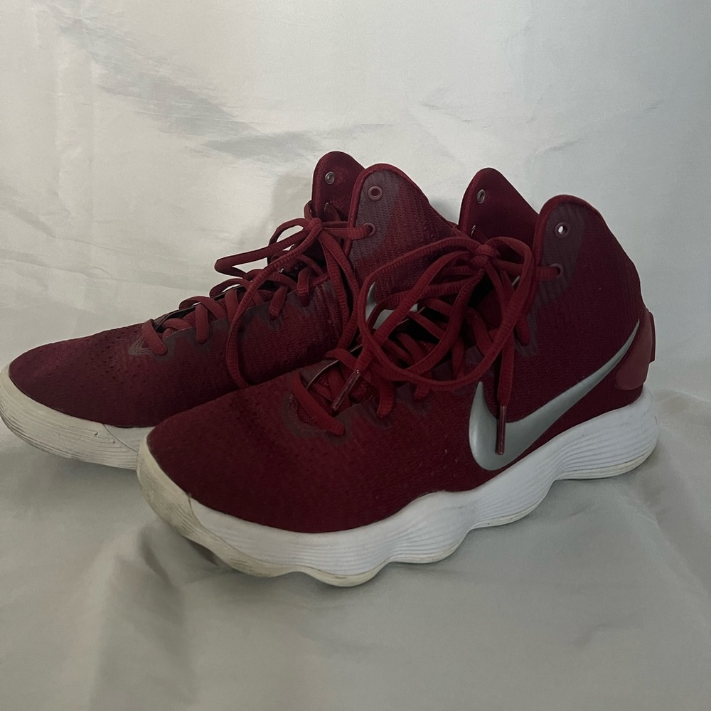 red nike hyperdunks 2017. size 8.5 womens
